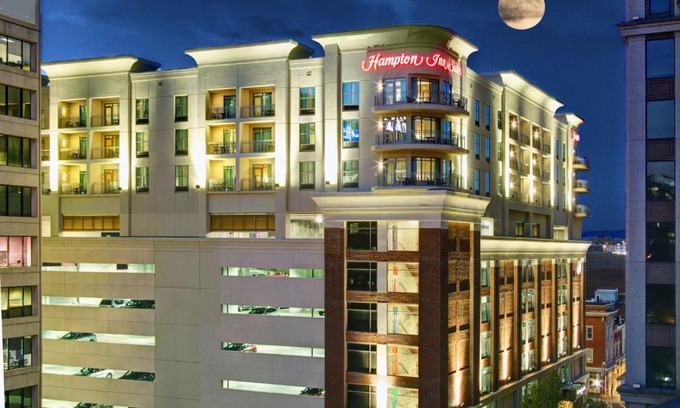 Roanoke Hotel | Discover Hampton Inn & Suites in Downtown Roanoke, VA