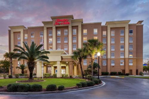 Savannah Hotel | Pet-Friendly Retreat at Hampton Inn & Suites Savannah
