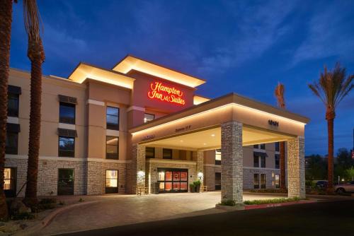 Central Scottsdale Hotel | Discover Hampton Inn & Suites Scottsdale with Pool Access