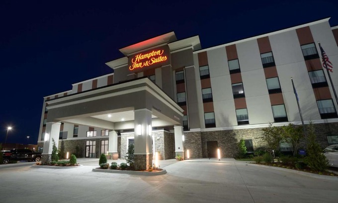 Stillwater Hotel | Pet-Friendly Hampton Inn & Suites Stillwater West Awaits