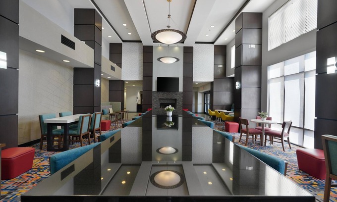 Tulsa Hotel | Discover Hampton Inn & Suites Tulsa with Pool and Spa