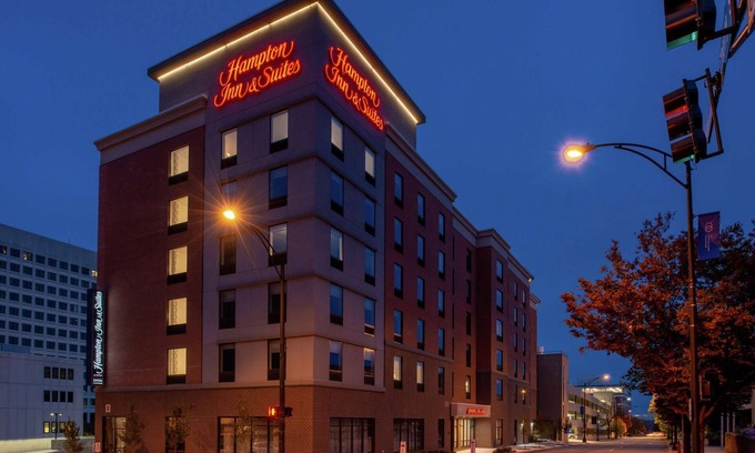 Winston - Salem Hotel | Discover Hampton Inn & Suites in Winston-Salem Downtown