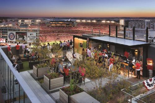 Navy Yard Hotel | Modern Comfort at Hampton Inn & Suites Navy Yard, D.C.