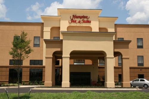 West Point Hotel | Comfortable Stay at Hampton Inn & Suites West Point with Pool