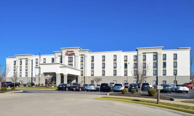 Wilmington Hotel | Pet-Friendly Hampton Inn & Suites Wilmington with Pool Access