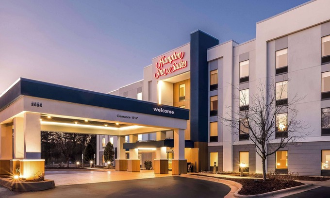 Wilson Hotel | Discover Comfort at Hampton Inn & Suites Wilson I-95