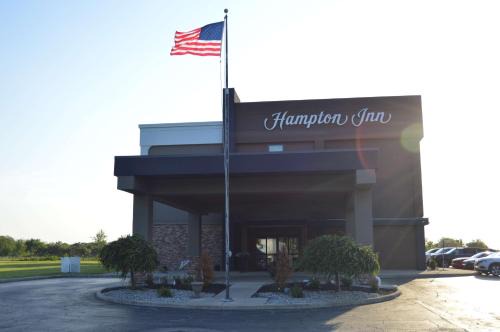 Tiffin Hotel | Discover Hampton Inn Tiffin: Family-Friendly & Pool Access