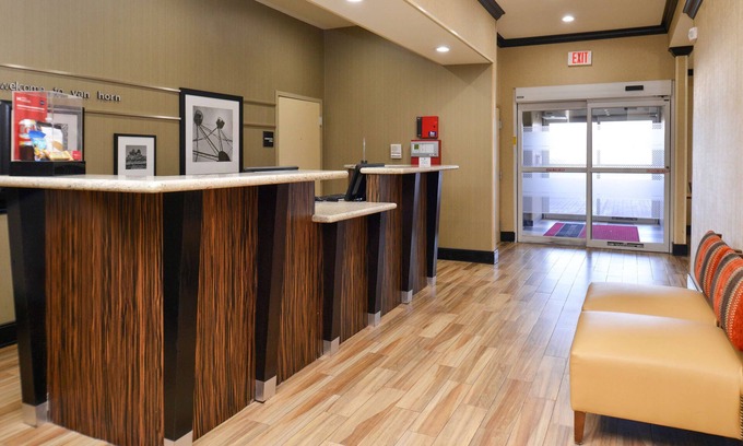 Van Horn Hotel | Comfortable Stay at Hampton Inn Van Horn with Pool & Spa