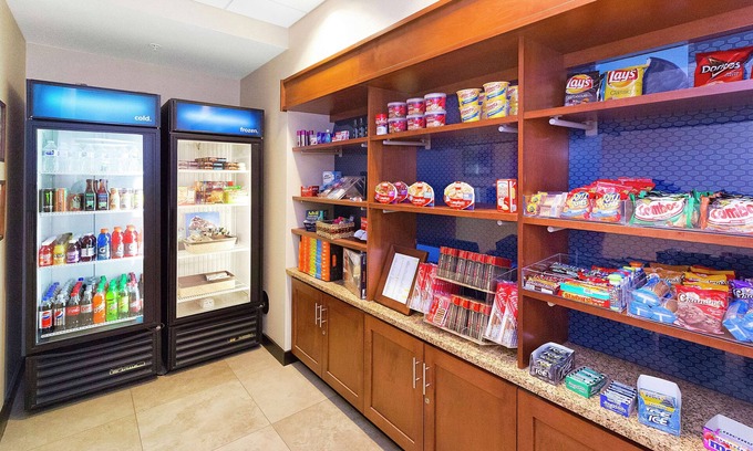 Waynesburg Hotel | Comfortable Stay at Hampton Inn Waynesburg with Pool & Dining