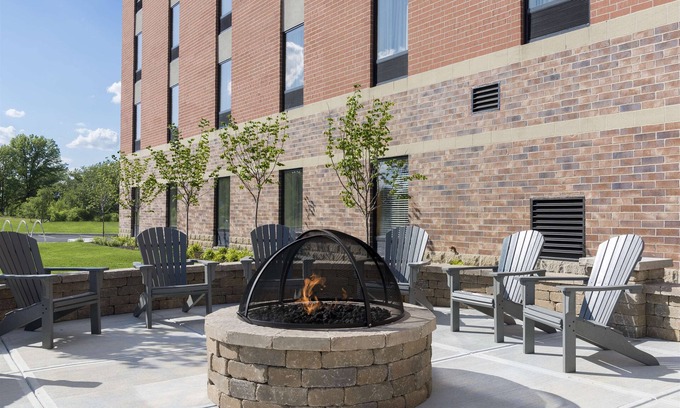 Westfield Hotel | Discover Hampton Inn Westfield: Rated 9.2 with Pool & Dining