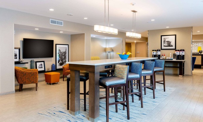 Wetumpka Hotel | Highly Rated Hampton Inn Wetumpka with Pool and Breakfast