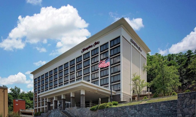 Elmsford Hotel | Pet-Friendly Stay at Hampton Inn White Plains/Tarrytown