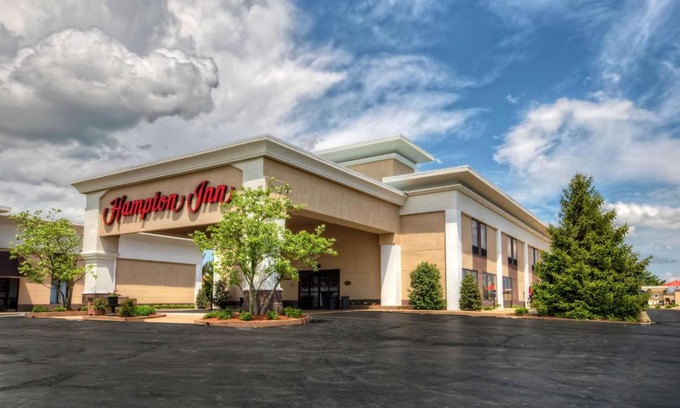 Winchester Hotel | Comfortable Hampton Inn Winchester KY with Pool & Family Amenities
