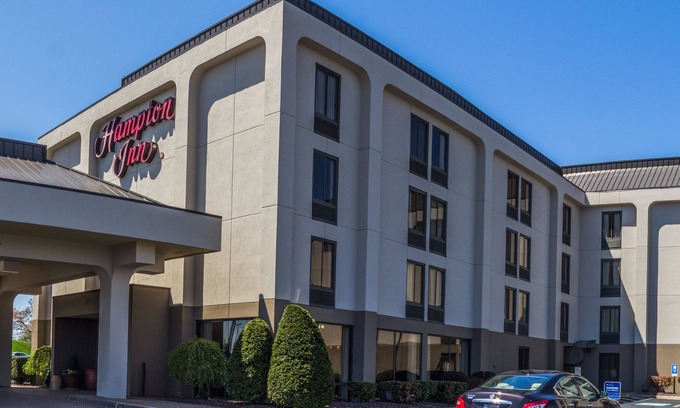 Winchester Hotel | Inviting Hampton Inn Winchester Near University & Mall Area