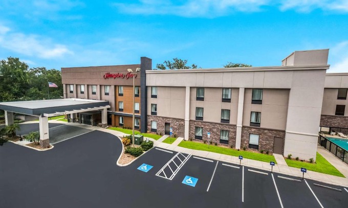 Winter Haven Hotel | Pet-Friendly Hampton Inn Winter Haven with Pool & Ocean Views