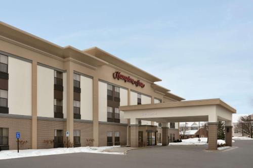 Poland Hotel | Pet-Friendly Stay at Hampton Inn Youngstown/Boardman
