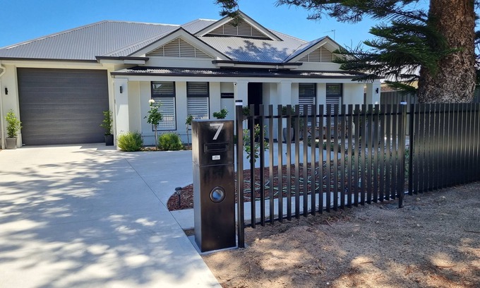 Goolwa North Apartment | Top-Rated Hampton on Washington with Ocean View & Spa