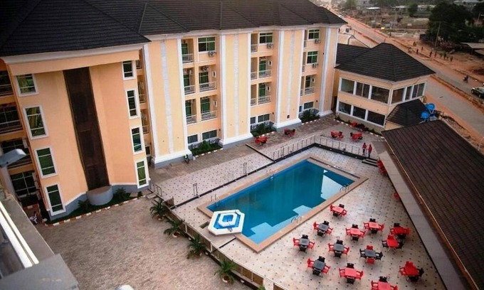 Asaba Cabin | Relaxing Stay at Hampton Towers Spa with Pool & Hot Tub