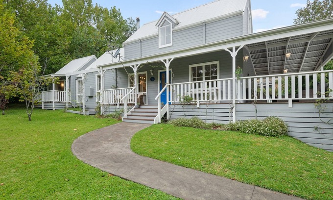 Mollymook House | Experience Nantucket's Allure in Mollymook - Rated 10/10