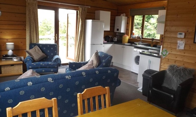 Offenham Cabin | Hand built log cabin at Avonvale Holiday Lodges