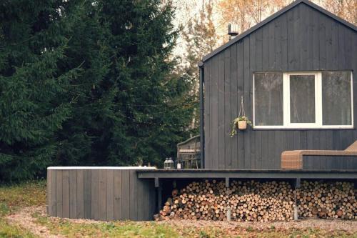 Vilnius County Ski Chalet | Cozy Off Grid Cabin Luna with Hot Tub & 10/10 Guest Rating