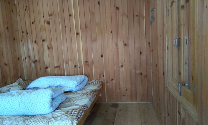 Chakrata House | Cozy Handaik Apple Homestay with Kitchen Amenities