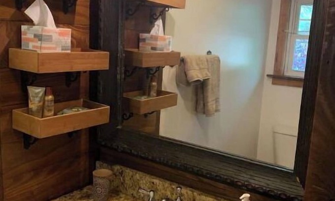 Versailles Cabin | Rustic Cabin Retreat on the Bourbon Trail with Great Amenities