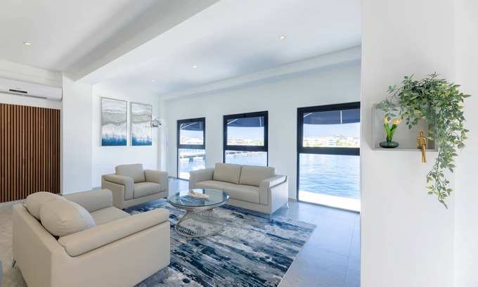 Pietermaai District Apartment | Historic Elegance at Handelskade’s Oceanfront Penthouse