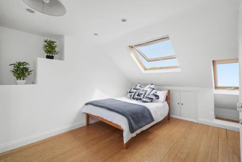 Hanger Hill Apartment | Explore Hanger Lane Hububb Stay for Your Next Getaway