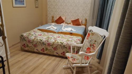 Oroshaza Apartment | Discover Hangulat Vendégház: Family-Friendly & Accessible