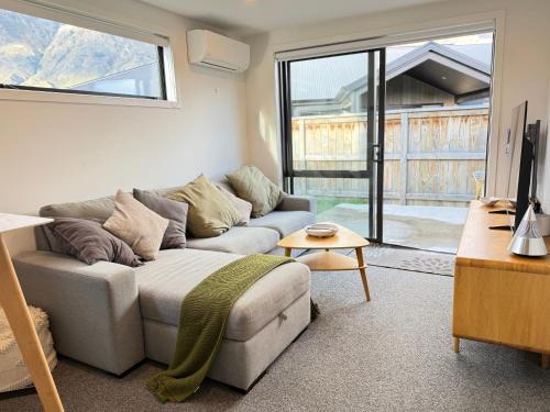 Kawarau Falls House | Hanleys Farm Hidden Gem