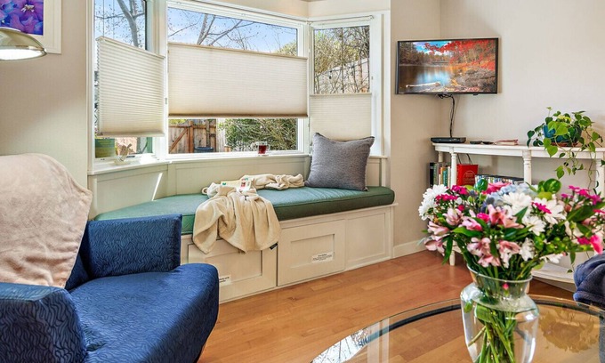 Historic Railroad District House | Explore Hanna's House: Downtown Oasis with Pool & Spa