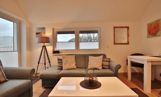 Niendorf Apartment | Top-Rated Hannas Strandhaus App C: Family-Friendly Retreat