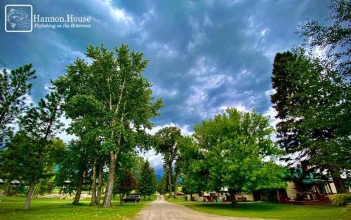 Darby Cabin | Oceanfront Hannon House: Guest Rated 9.6 with Hot Tub