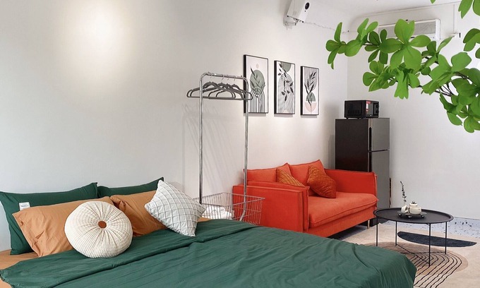 Đien Bien Apartment | Bright 3BR Apartment with Balcony near Train Street