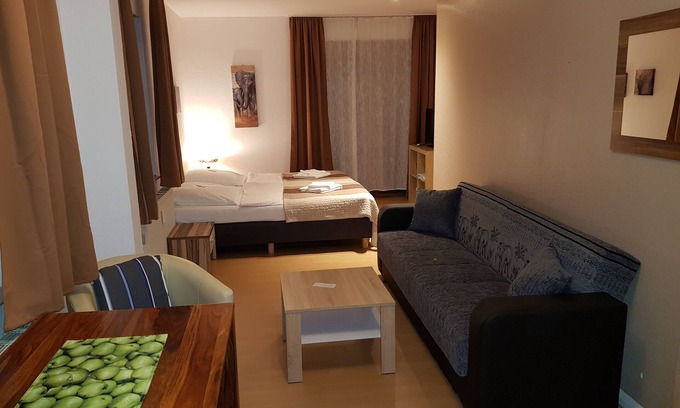Tonndorf House | Comfortable Hansa Apartments Hamburg - Family-Friendly Stay