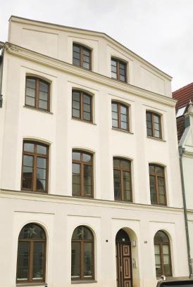 Old Town Apartment | Experience Hansestübchen: Family-Friendly with Kitchen Access