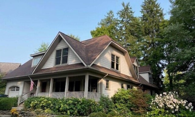 Chautauqua House | Hanson House: Unique Property with Vaulted Ceilings & Porches