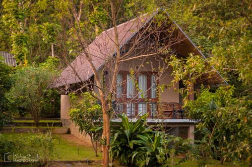 Sevanagala Resort | Cozy Hantara Udawalawa: Family-Friendly with Restaurant & Breakfast