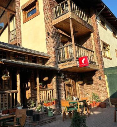 Campulung House | Discover Hanul Bărăției: Family-Friendly Retreat with Top Ratings