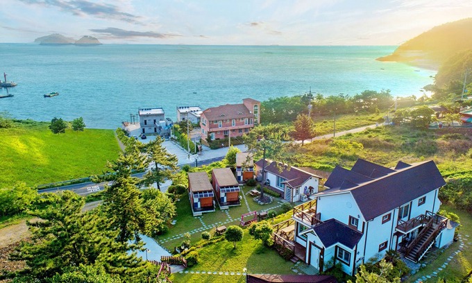 Dolsan-eup House | Relax at Hanulbora Pension with Pool & Eco-Friendly Features
