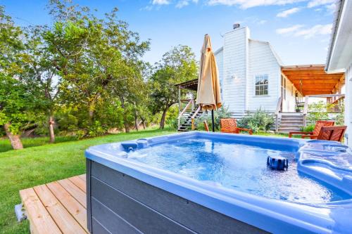 Blanco House | Inviting Happiness Ranch - Pecan Tree House for Families