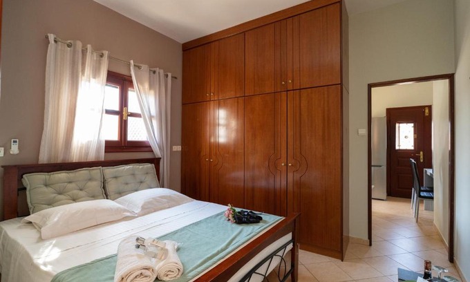 Kalymnos Town Apartment | Top-Rated Happinest Private Apartment - Family Friendly Retreat