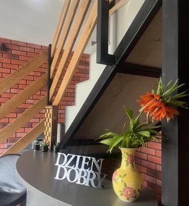 Krosno Apartment | Top-Rated Happy 4: Pet-Friendly Family Retreat Awaits