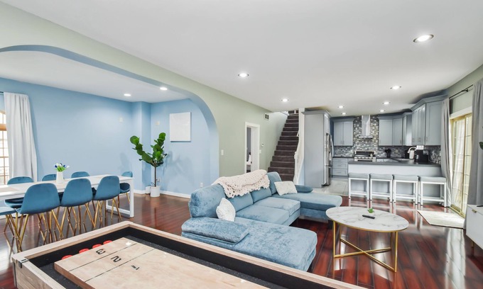 Peoria Heights House | Discover Happy at the Heights: Pet-Friendly Retreat