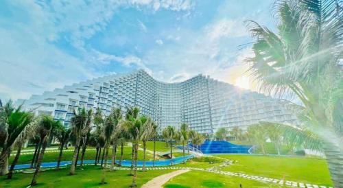 Khanh Hoa Resort | Oceanfront Happy Beach Seaview Hotel - Rated 10/10