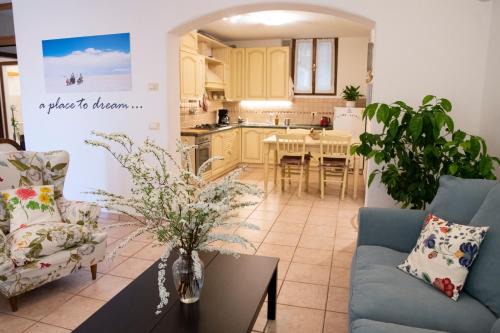 Revine Lago Apartment | Family-Friendly Happy Corner Apartment with Bike Access