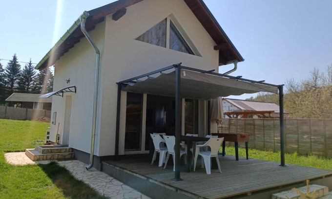 Ketbodony Apartment | Experience Happy Day Vendégház: Oceanfront Bliss Awaits