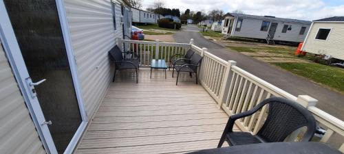 Filey Resort | Relax at Happy Days Caravan in Primrose Valley with Ocean Views