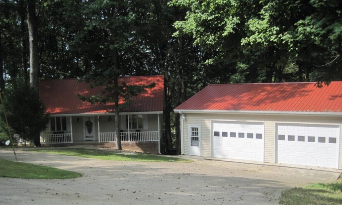 Cadiz House | HAPPY DAZE ON BEAUTIFUL LAKE BARKLEY!
